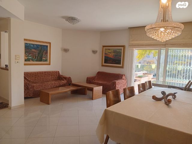 המשורר אצ"ג 