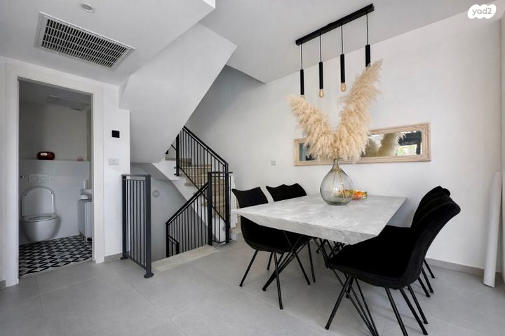 דו משפחתי, סמיון 26, פארק היין, זכרון יעקב