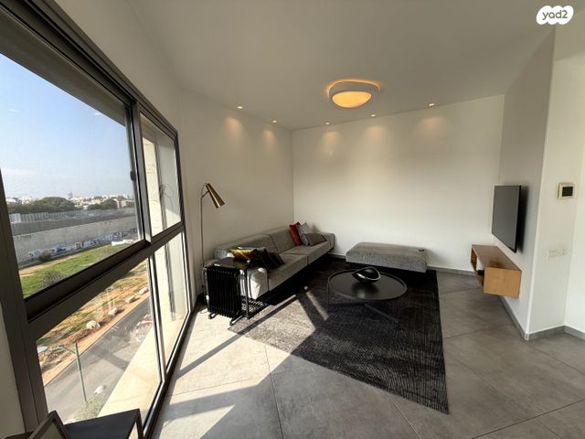 דופלקס, קרית הפרחים - 2005, רעננה