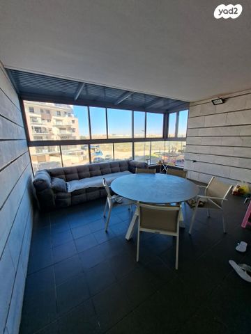 דירה, גבעת זאב