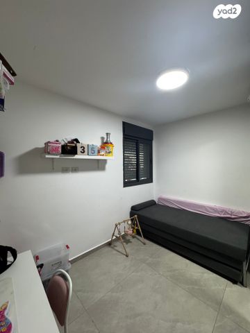 דירת גן, הרב עובדיה יוסף 70, שדרות