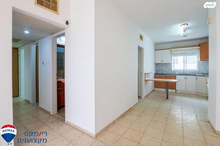 דירה, גבעת יערה, יקנעם עילית