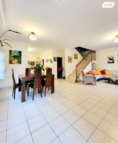 דו משפחתי, מושבה מרכז, זכרון יעקב