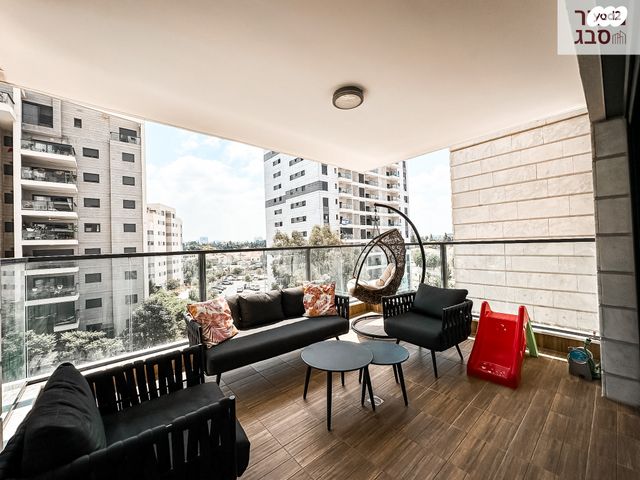 דירה, חצרות המושבה, רחובות