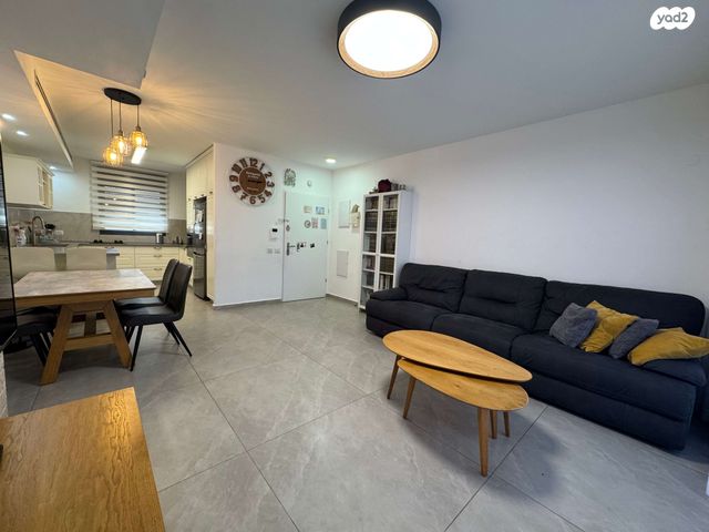 דירת גן, הרב עובדיה יוסף 70, שדרות