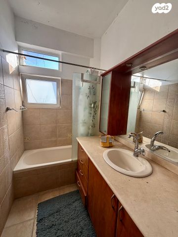 דירה, דוד רמז 22, גבעת הרמבם, גבעתיים