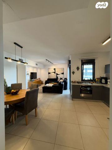 דירה, שייקה אופיר 10, ראש העין