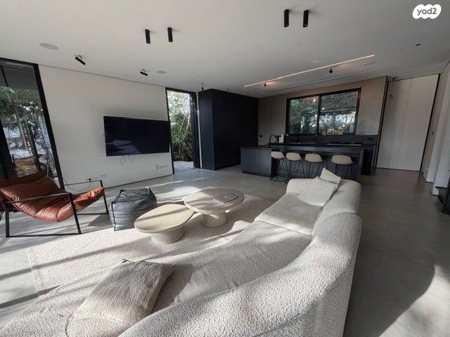 דו משפחתי, שיכון צנחנים, רמת גן