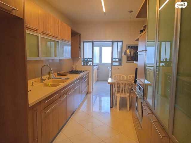 דופלקס, המשורר אצ"ג, רמות, ירושלים