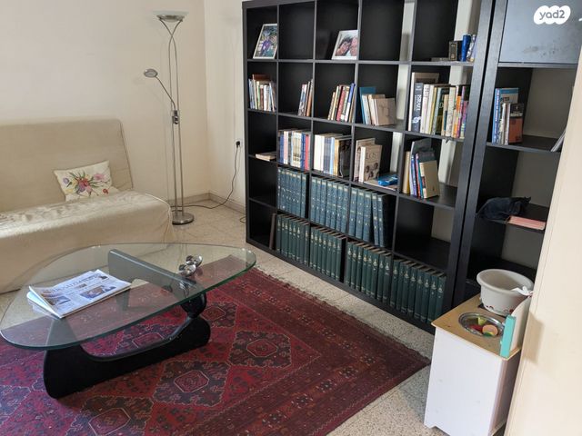 דירה, מנדלי מוכר ספרים 5, ירושלים