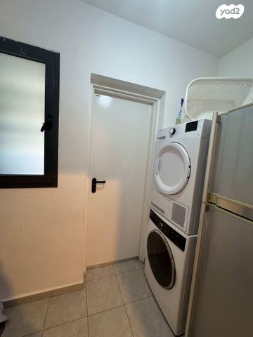 דירת גן, הרב עובדיה יוסף 70, שדרות