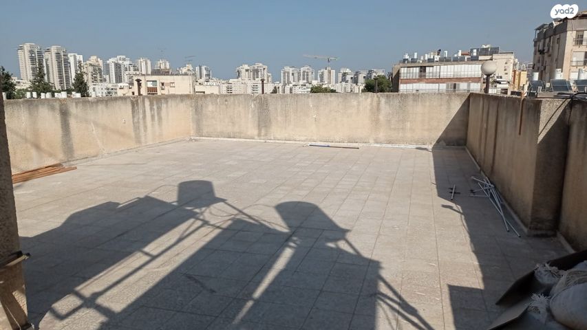 גג/ פנטהאוז, טרומפלדור 19, לב המושבה / מרכז העיר, פתח תקווה