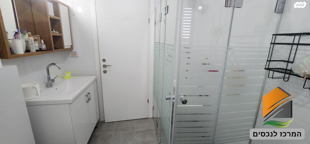 דירה, יהודה דור, שעריים, רחובות