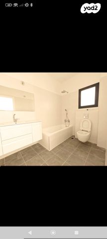 גג/ פנטהאוז, בר לב, מזכרת בתיה