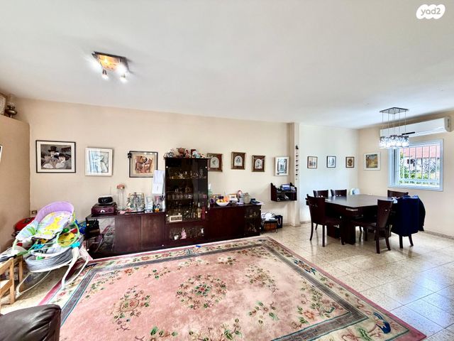 דו משפחתי, משה שפירא 15, צפון מזרח מרכז העיר, נתניה