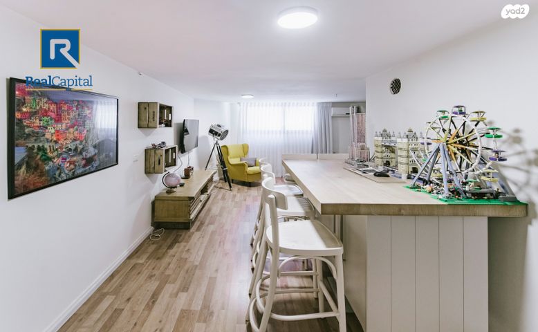 דו משפחתי, פולג, אלפי מנשה