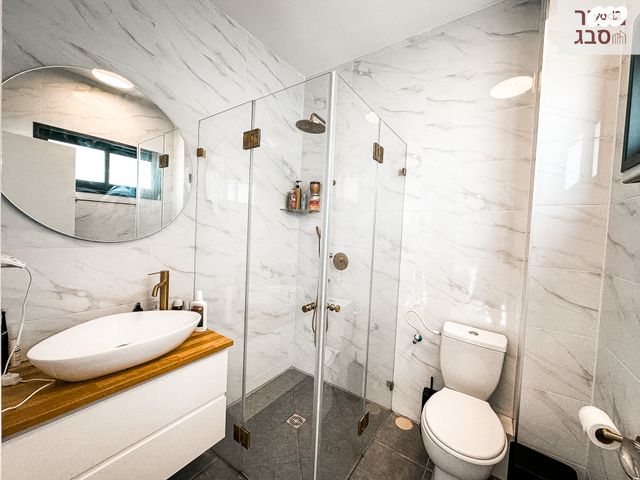 דירה, חצרות המושבה, רחובות