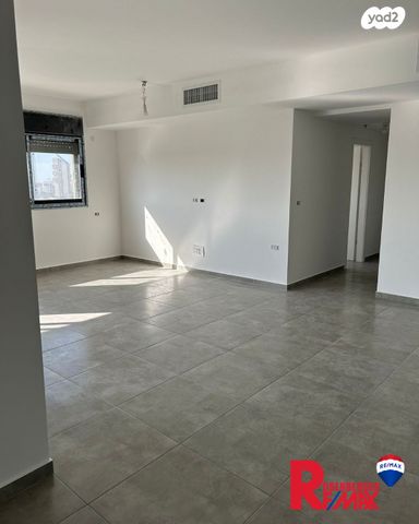 דירה, השבטים 10, דרום מזרח, בת ים