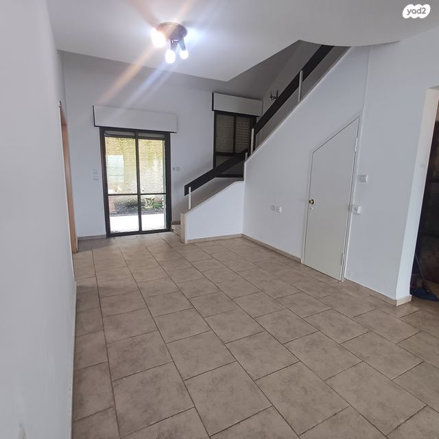 דירת גן, הנרייטה סולד, כרמל מרכזי - שד' קיש, חיפה