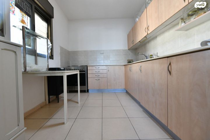 דירה, יוני נתניהו, גבעת שמואל