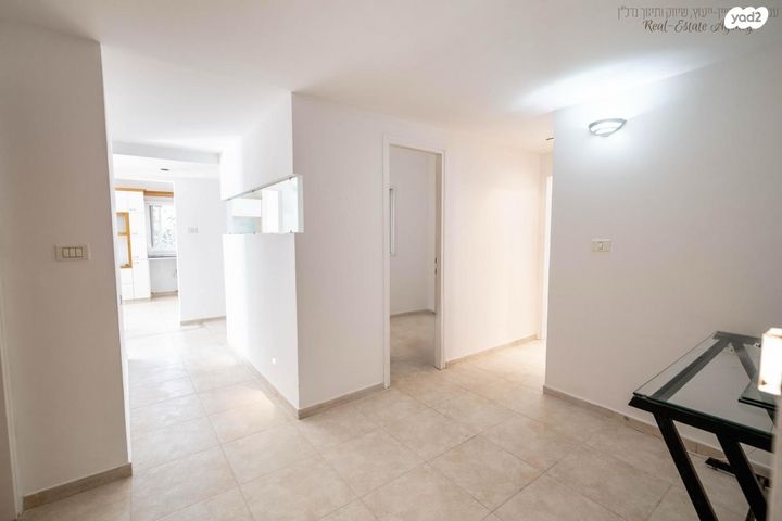 דירת גן, מכבים, מודיעין מכבים רעות