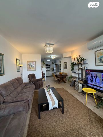 דירה, א.ד. גורדון 17, מוצקין הותיקה, קרית מוצקין