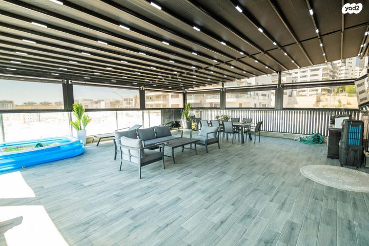 גג/ פנטהאוז, מורשת, מודיעין מכבים רעות