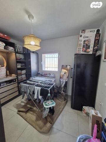 דירה, יוני נתניהו, קרית ארבע