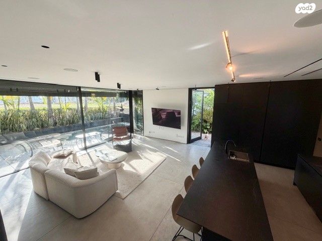 דו משפחתי, שיכון צנחנים, רמת גן