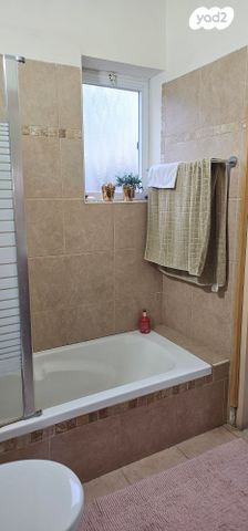 דירה, רמות יצחק, נשר