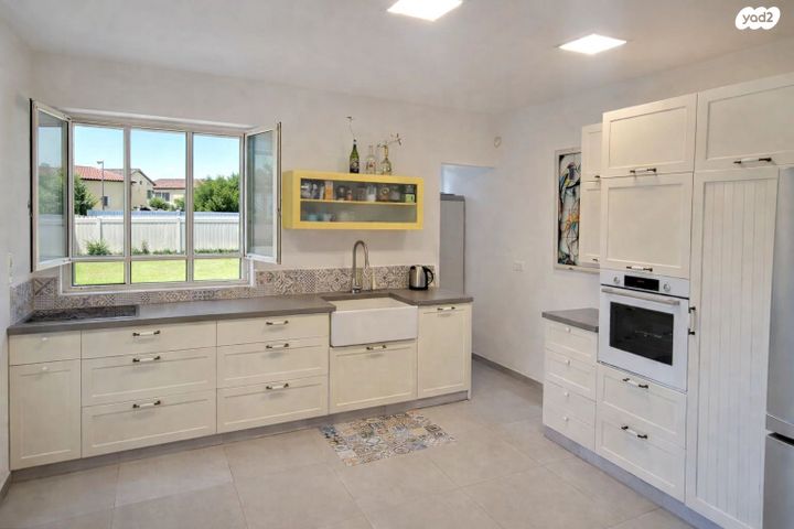 דו משפחתי, צור יגאל, כוכב יאיר / צור יגאל