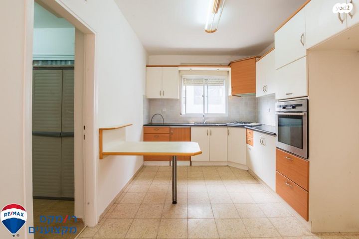 דירה, גבעת יערה, יקנעם עילית