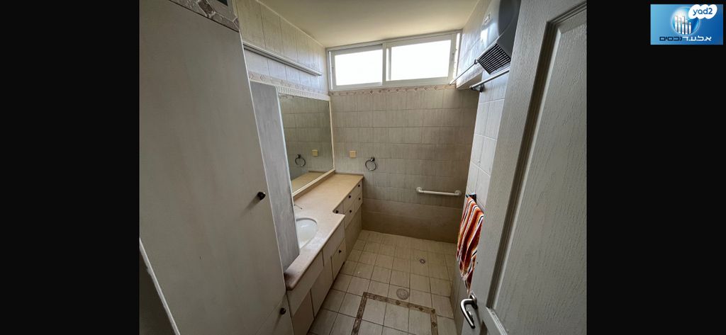 דירה, שרה אהרונסון, אזור הבילויים, רמת גן