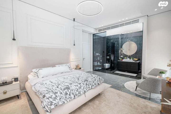 גג/ פנטהאוז, מורשת, מודיעין מכבים רעות