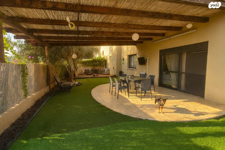 דו משפחתי, גדרה