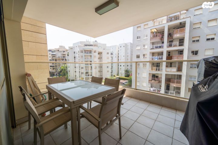 דירה, נווה גן, פתח תקווה