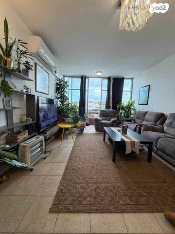 דירה, א.ד. גורדון 17, מוצקין הותיקה, קרית מוצקין