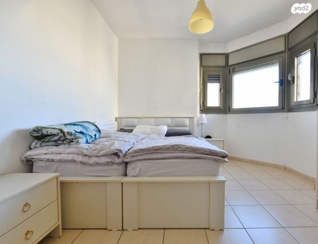 דירה, יוני נתניהו, גבעת שמואל