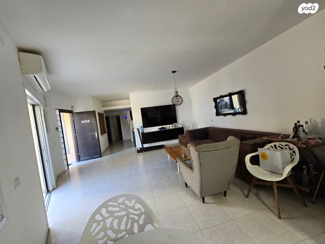 בית פרטי/ קוטג', ליכטנשטיין, באר יעקב