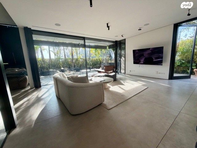 דו משפחתי, שיכון צנחנים, רמת גן