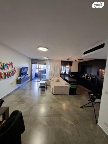 דירה, גבעת זאב