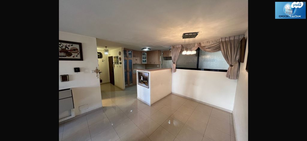 דירה, שרה אהרונסון, אזור הבילויים, רמת גן