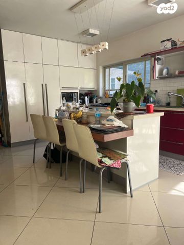 דו משפחתי, גבעתיים