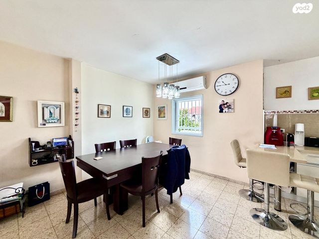 דו משפחתי, משה שפירא 15, צפון מזרח מרכז העיר, נתניה