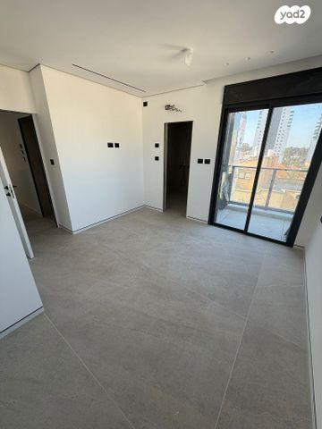 דירה, הרב טביב 13, רמת חן ובן ציון, נתניה