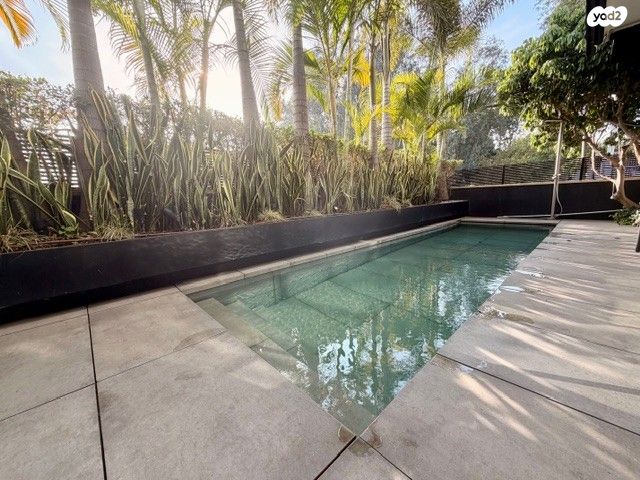 דו משפחתי, שיכון צנחנים, רמת גן