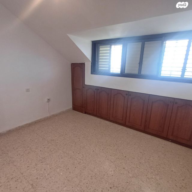 דירת גן, הנרייטה סולד, כרמל מרכזי - שד' קיש, חיפה