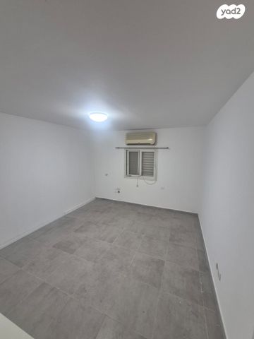 בית פרטי/ קוטג', משה הס 6, קרית אונו