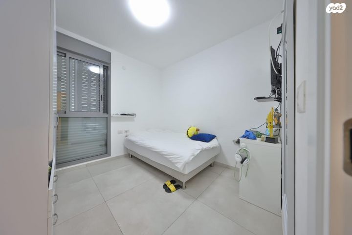 דירה, שלום שבזי, משכנות האומנים, קרית מוצקין