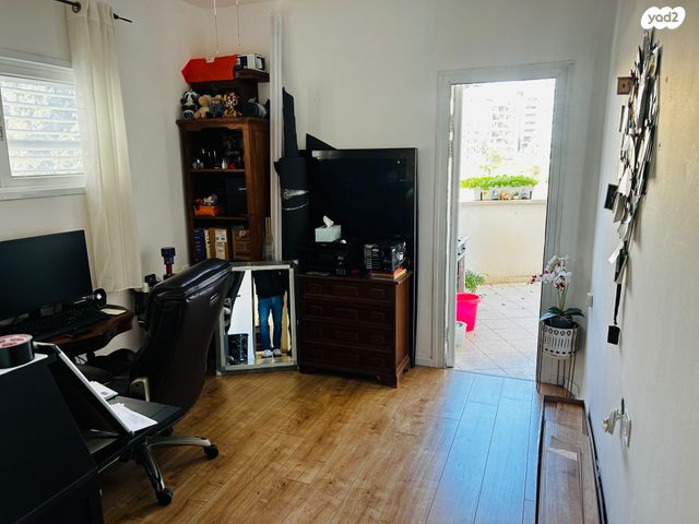 גג/ פנטהאוז, מגדיאל, הוד השרון